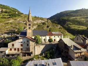 Église de Aiguilles à Aiguilles