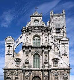 Église Saint Pierre à Auxerre