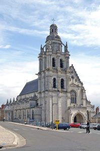 Église Cathédrale à Blois