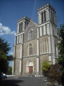 Eglise St Denis à Candé