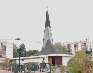 Église Notre Dame Des Noues Actuellement Fermée à Franconville