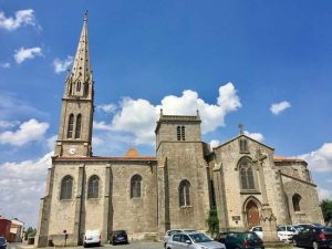 Ardelay Église Fermée Au Public à Les Herbiers