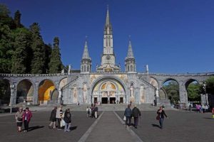 Église Basilique Du Rosaire à Lourdes