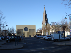 Église Sainte Claire à Vauréal