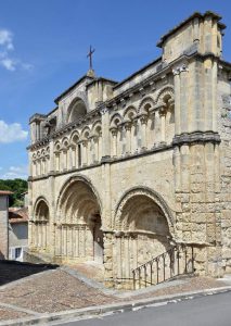 Église Aubeterre: Saint-jacques à Aubeterre-sur-Dronne
