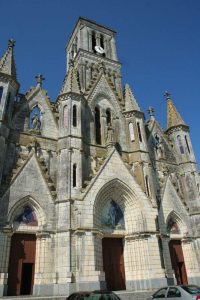 Église Cerizay Saint-pierre à Cerizay