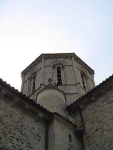 Église Fenioux Saint-pierre à Fenioux