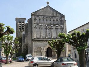 Église Jarnac : Saint Pierre à Jarnac