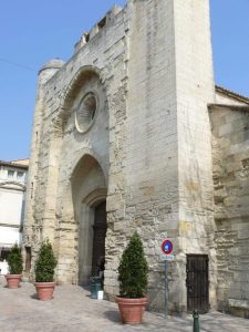 Église Notre Dame Des Sablons à Aigues-Mortes